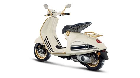 dior vespa zadel|Vespa christian Dior 946.